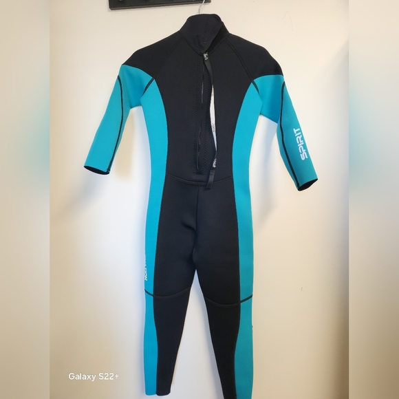 Hevto Vigor-1 Youth Full Wetsuit Size 14. #G11 - Picture 3 of 9
